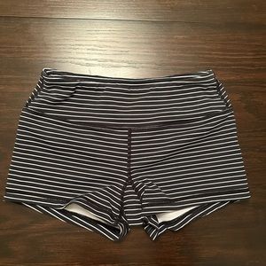 Savage Barbell Booty Shorts size XS